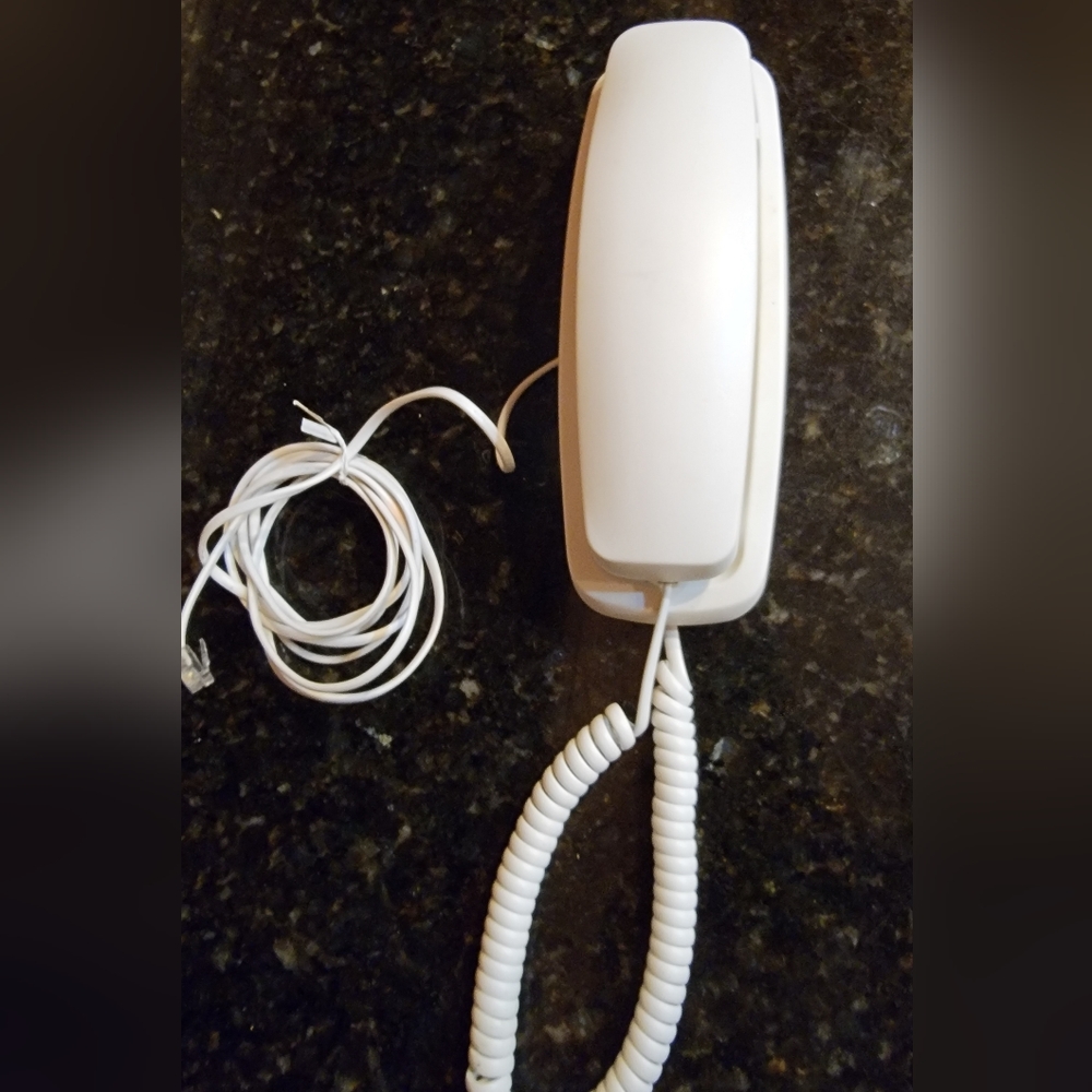 Vintage Conairphone Retro Trimline Push Button Corded Wall/ Desk Phone White
